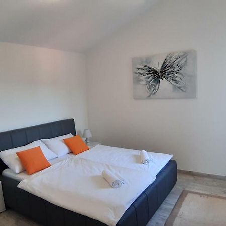 Relax Apartment Starigrad Exterior photo
