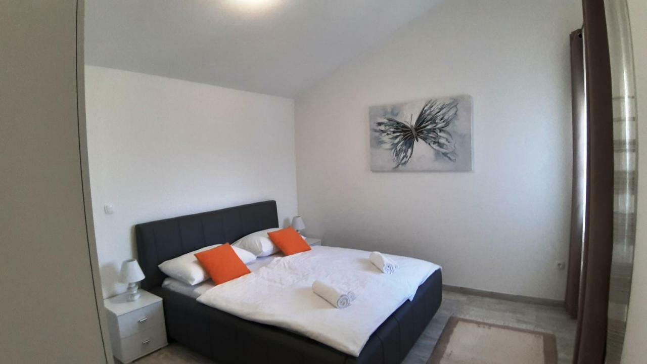 Relax Apartment Starigrad Exterior photo