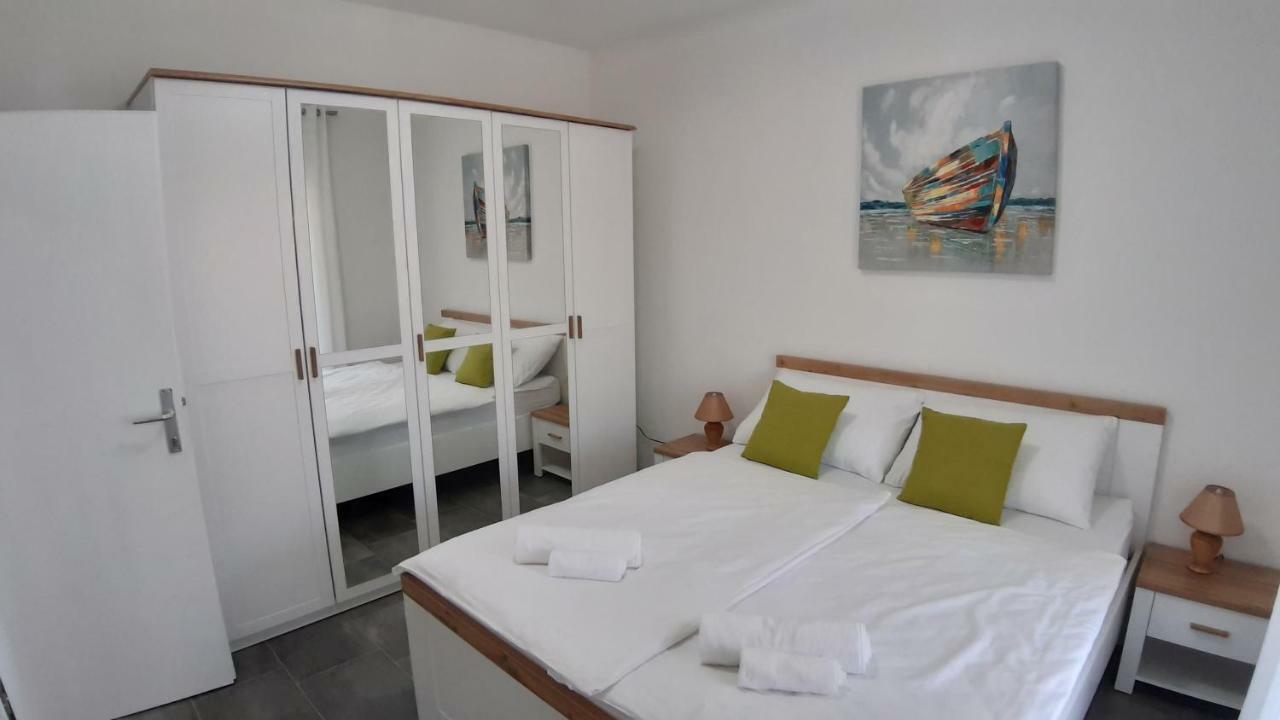 Relax Apartment Starigrad Exterior photo